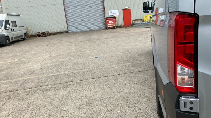 Volkswagen Crafter Cr35 Mwb Diesel Fwd 2.0 TDI 140PS Commerce Business High Roof Van - Image 23